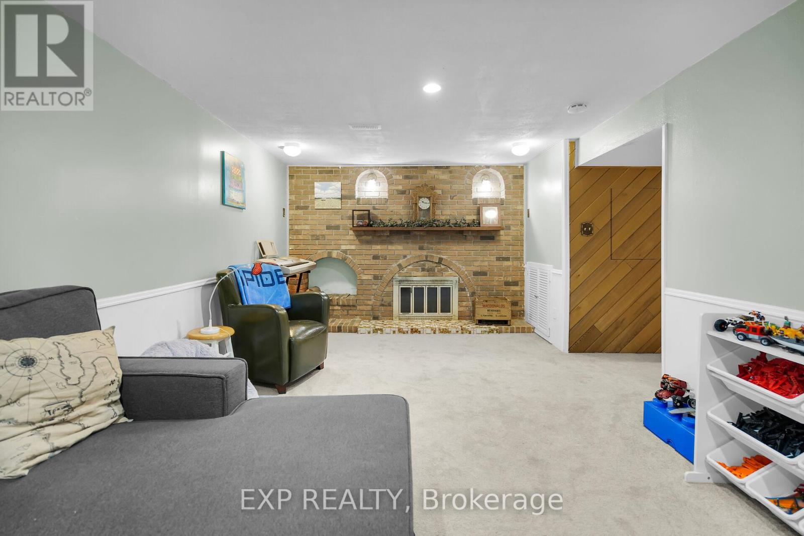 61 Larkspur Crescent, London North, Ontario  N6H 3R1 - Photo 16 - X12492156