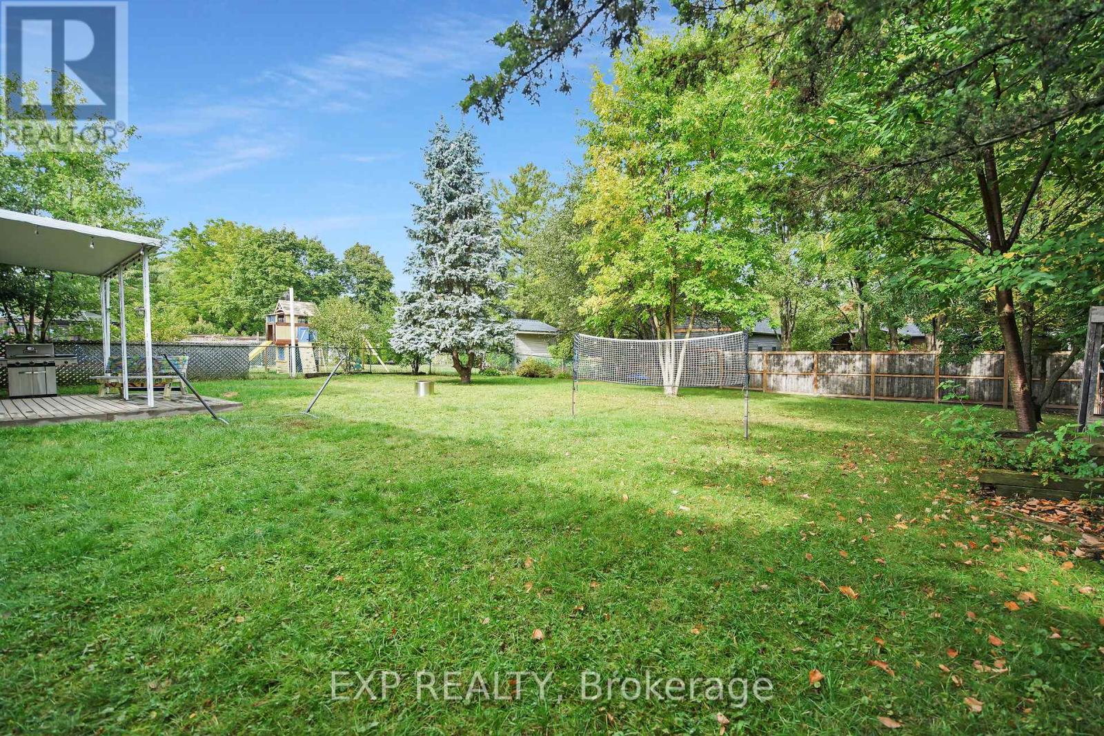 61 Larkspur Crescent, London North, Ontario  N6H 3R1 - Photo 22 - X12492156