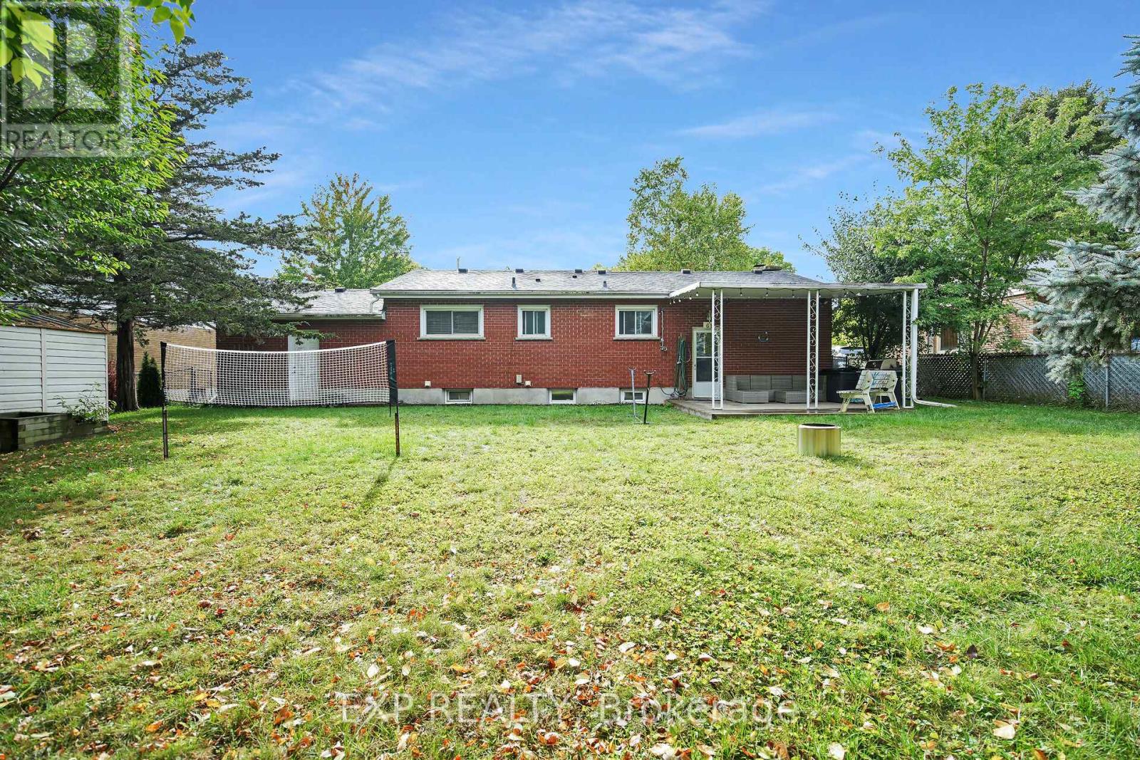 61 Larkspur Crescent, London North, Ontario  N6H 3R1 - Photo 26 - X12492156