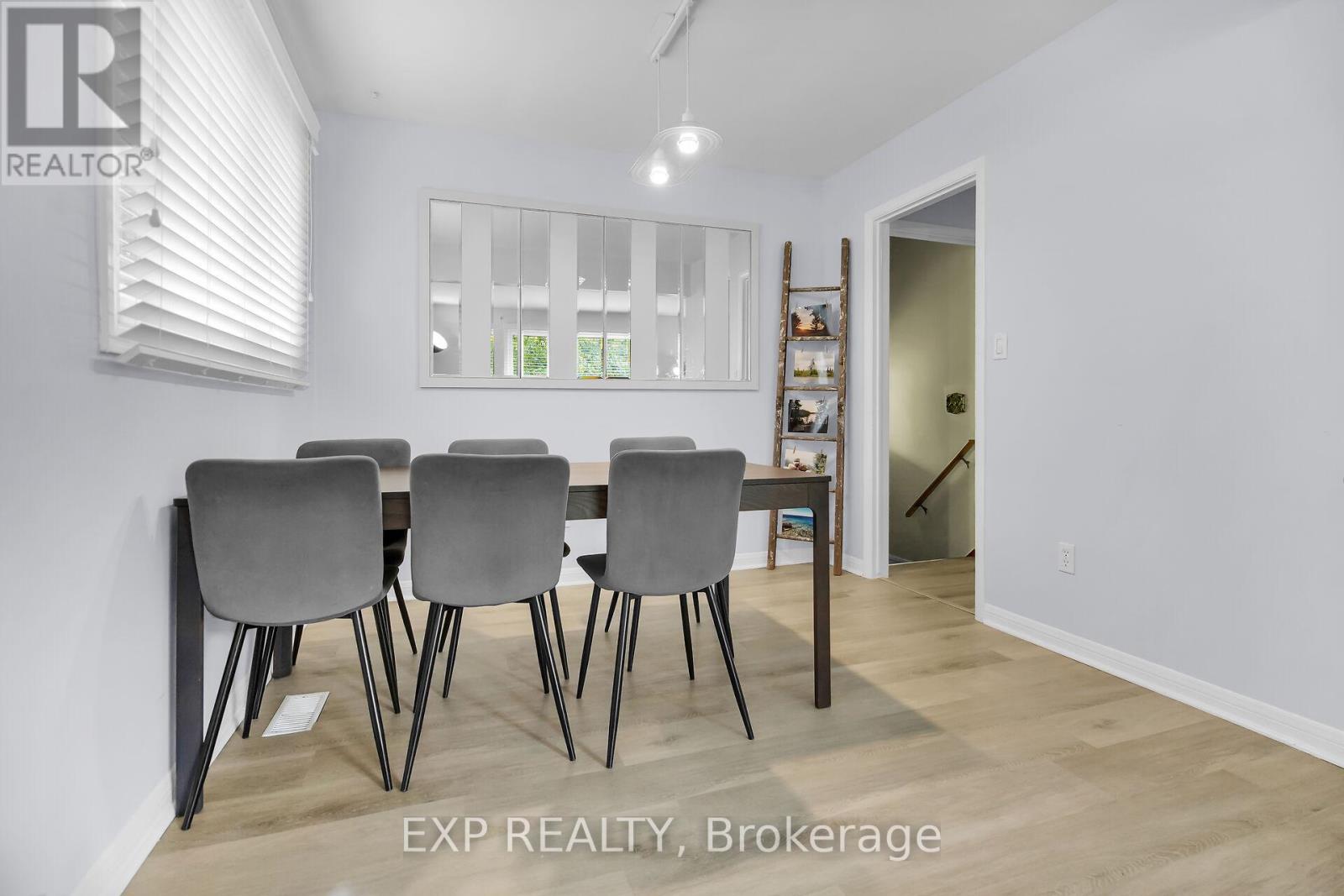 61 Larkspur Crescent, London North, Ontario  N6H 3R1 - Photo 6 - X12492156