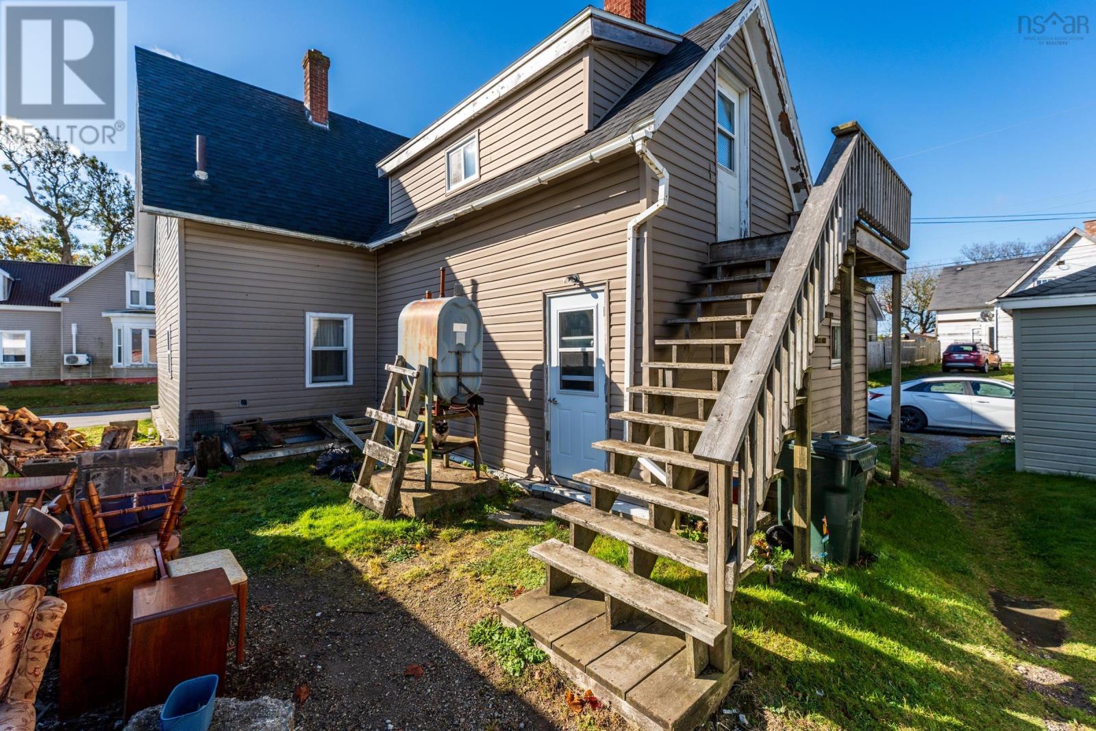 16 Commercial Street, Yarmouth, Nova Scotia  B5A 3R6 - Photo 4 - 202526790