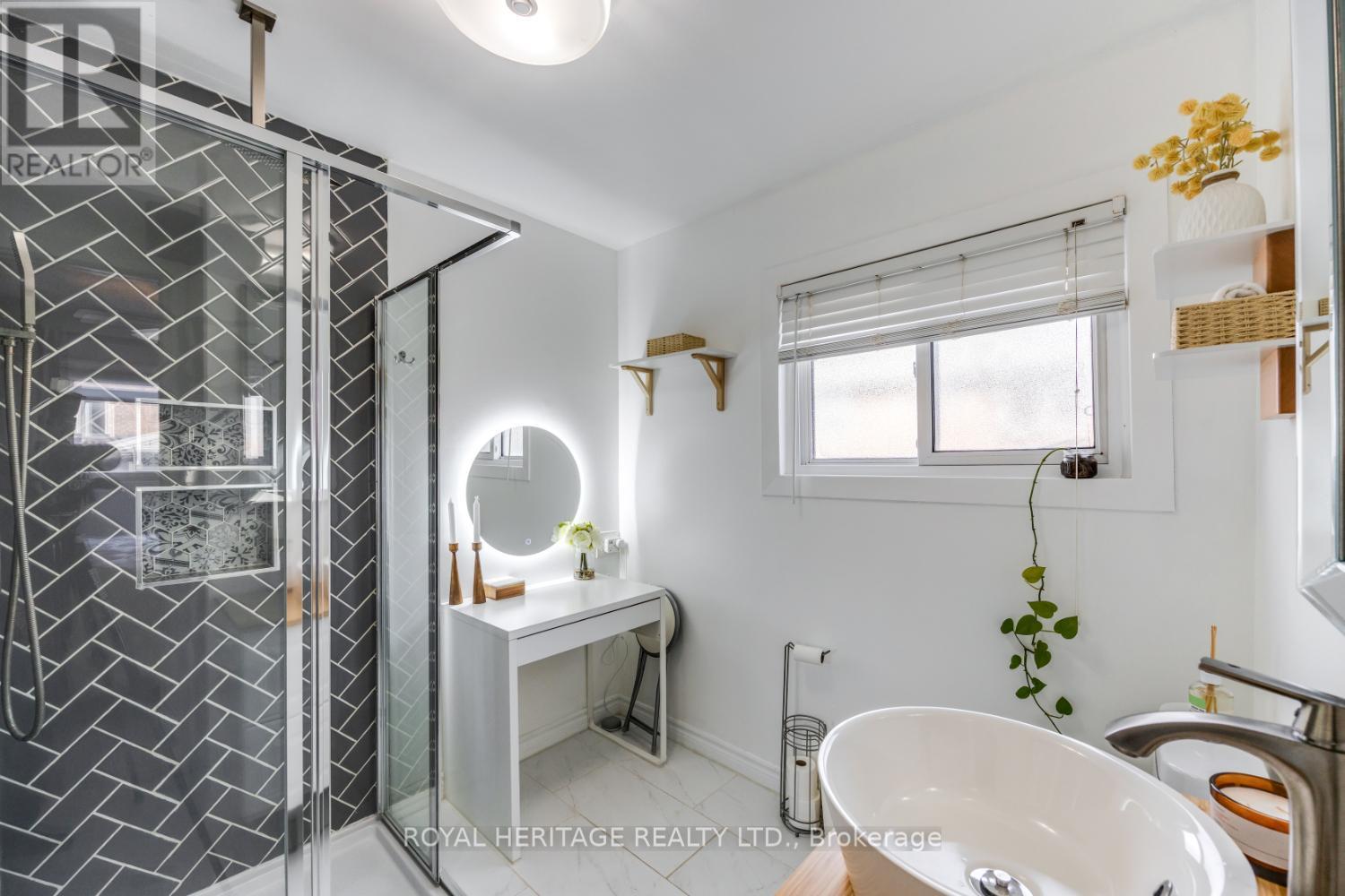 717 Fairview Avenue, Pickering, Ontario  L1W 1M6 - Photo 19 - E12491988