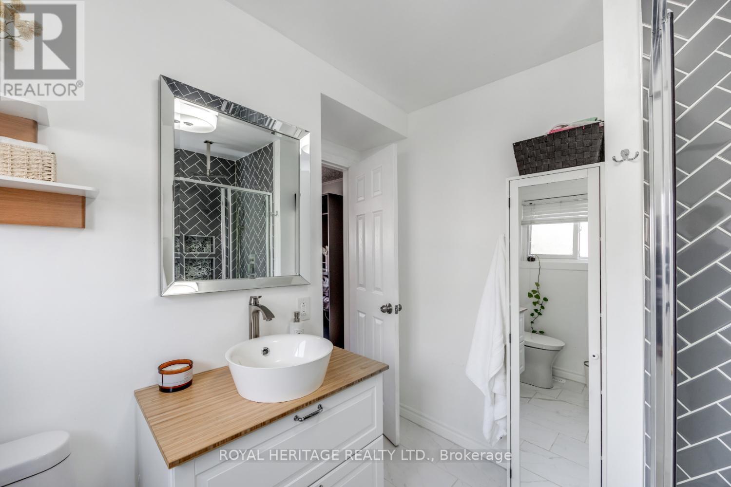 717 Fairview Avenue, Pickering, Ontario  L1W 1M6 - Photo 20 - E12491988