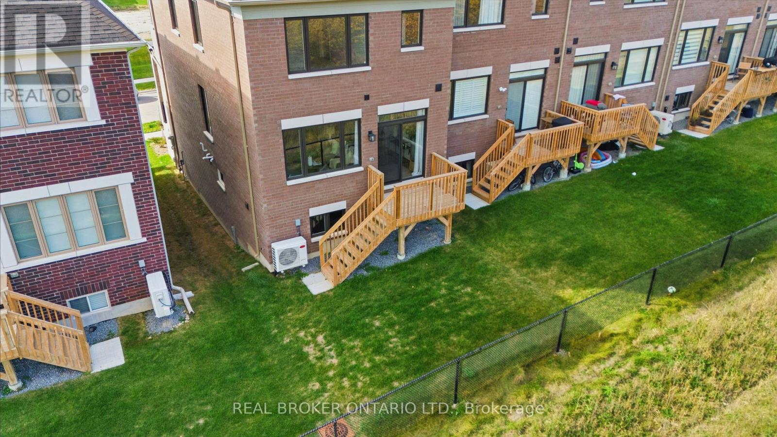 2825 Albatross Way, Pickering, Ontario  L1X 0P6 - Photo 38 - E12491998