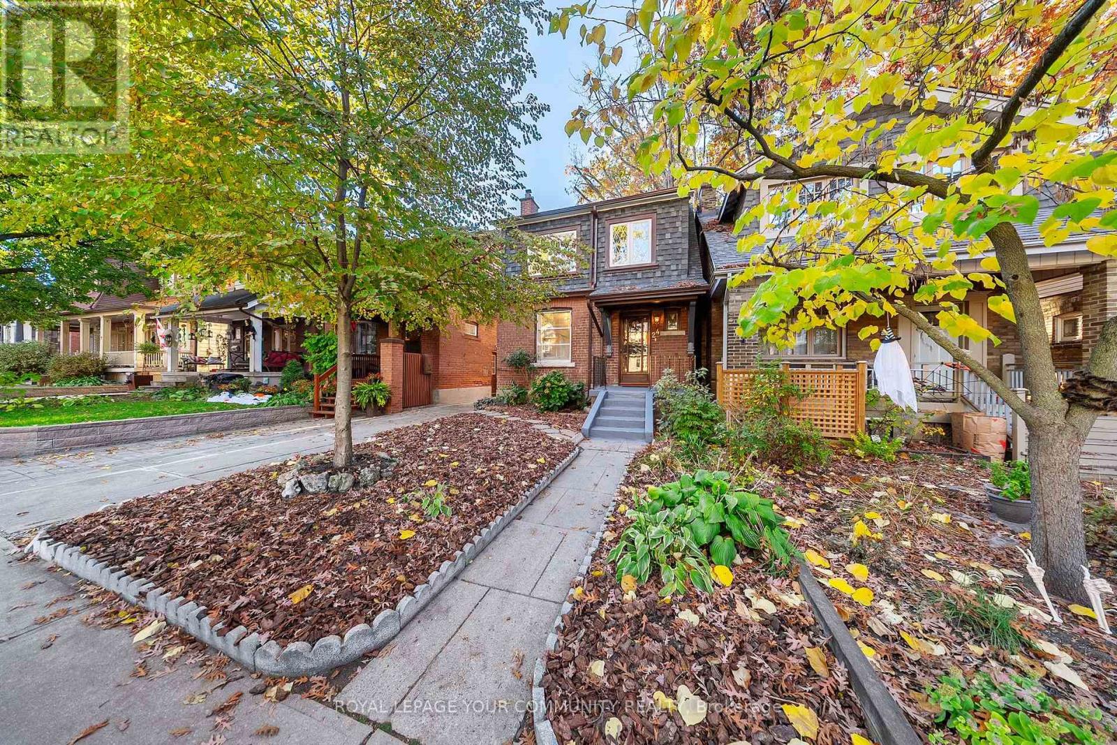 24 Patricia Drive, Toronto, Ontario  M4C 5K3 - Photo 2 - E12492006