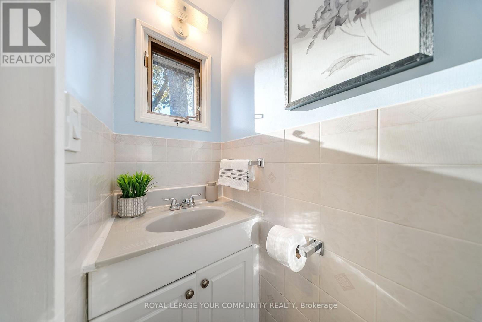 24 Patricia Drive, Toronto, Ontario  M4C 5K3 - Photo 20 - E12492006