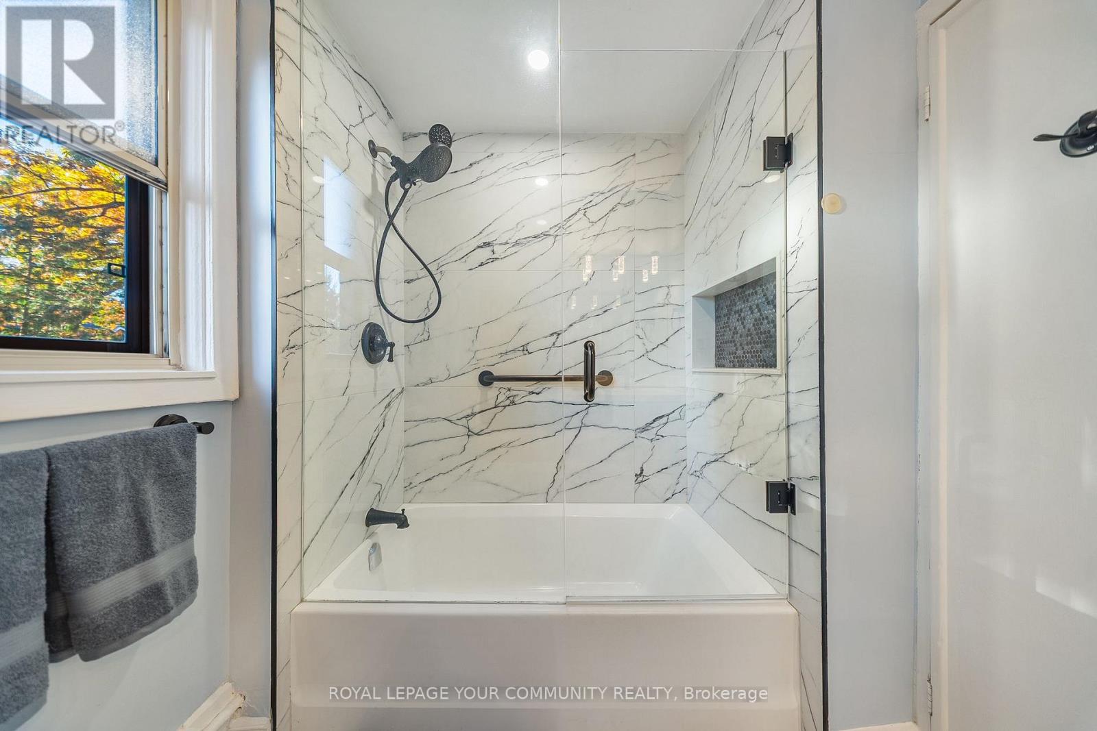 24 Patricia Drive, Toronto, Ontario  M4C 5K3 - Photo 30 - E12492006