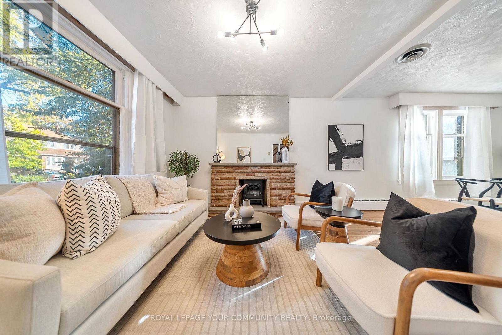 24 Patricia Drive, Toronto, Ontario  M4C 5K3 - Photo 8 - E12492006