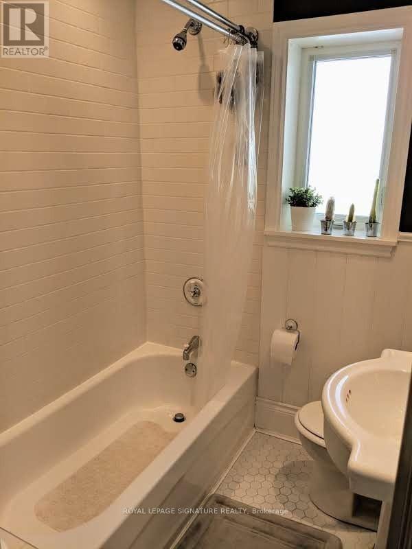 348 Logan Avenue, Toronto, Ontario  M4M 2N7 - Photo 12 - E12492062