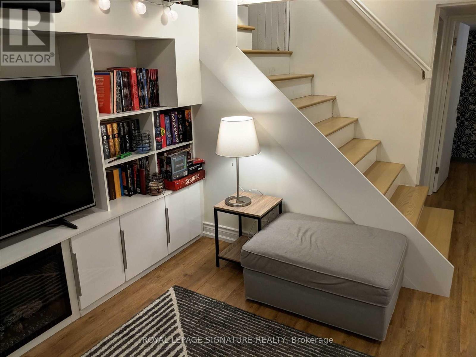 348 Logan Avenue, Toronto, Ontario  M4M 2N7 - Photo 16 - E12492062