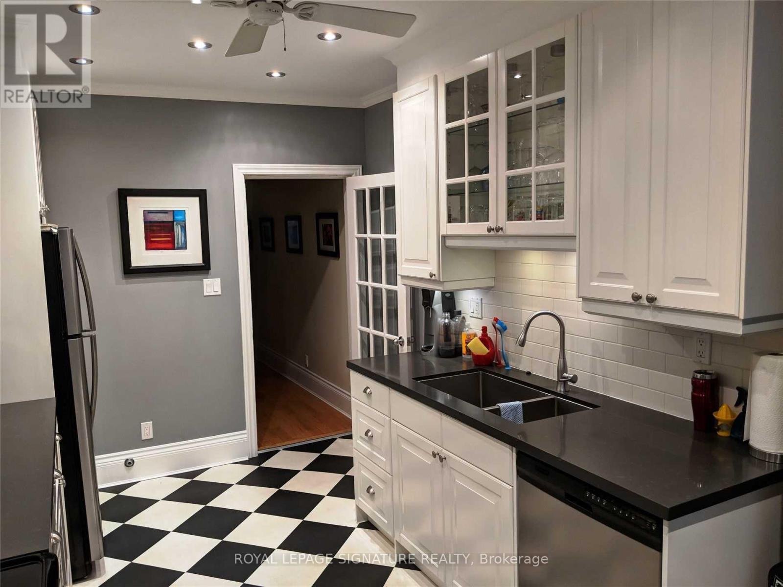 348 Logan Avenue, Toronto, Ontario  M4M 2N7 - Photo 6 - E12492062