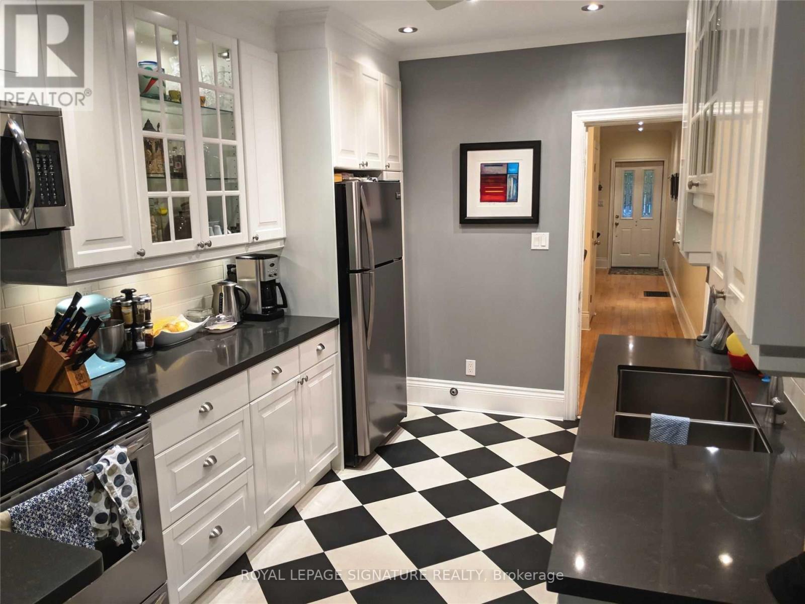 348 Logan Avenue, Toronto, Ontario  M4M 2N7 - Photo 7 - E12492062