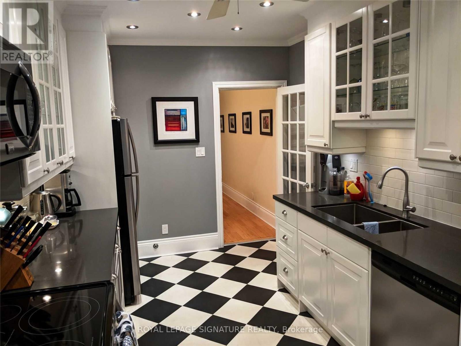 348 Logan Avenue, Toronto, Ontario  M4M 2N7 - Photo 8 - E12492062