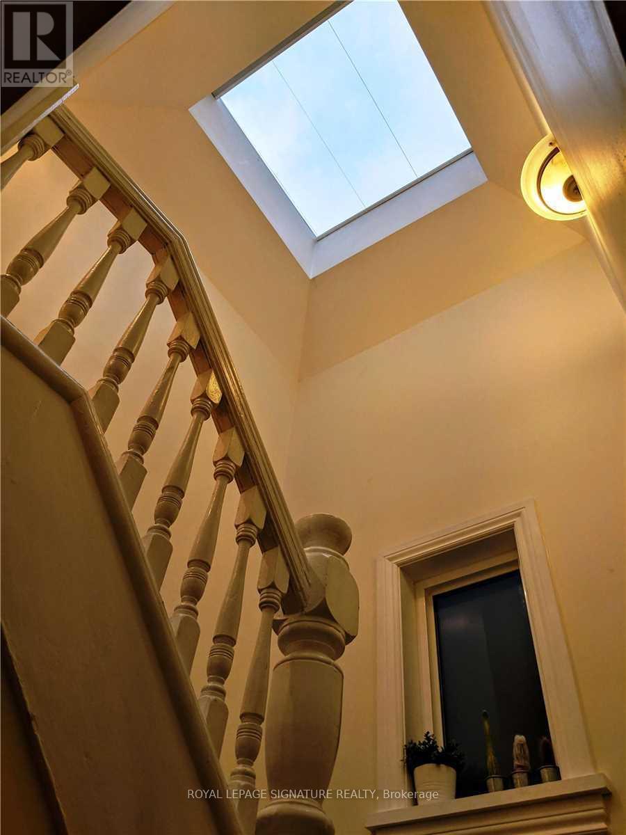 348 Logan Avenue, Toronto, Ontario  M4M 2N7 - Photo 9 - E12492062