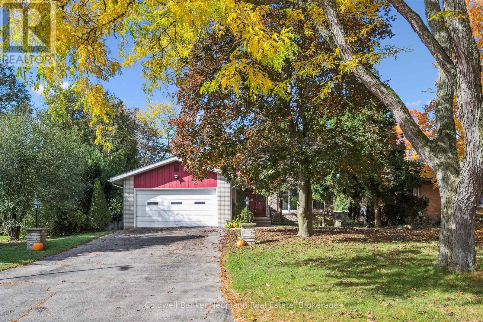 25 Oak Street, Guelph, Ontario  N1G 2N1 - Photo 9 - X12480676