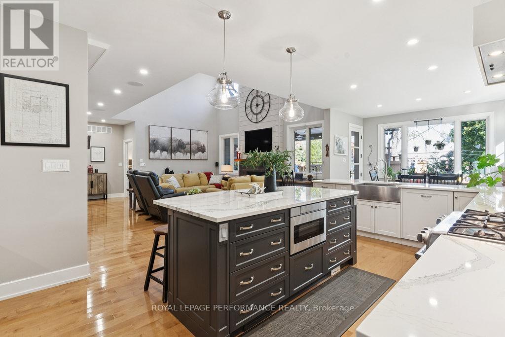 5 Melva Avenue, Ottawa, Ontario  K1T 3W9 - Photo 10 - X12492322