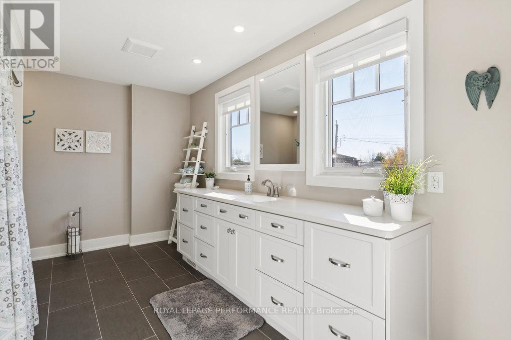 5 Melva Avenue, Ottawa, Ontario  K1T 3W9 - Photo 27 - X12492322