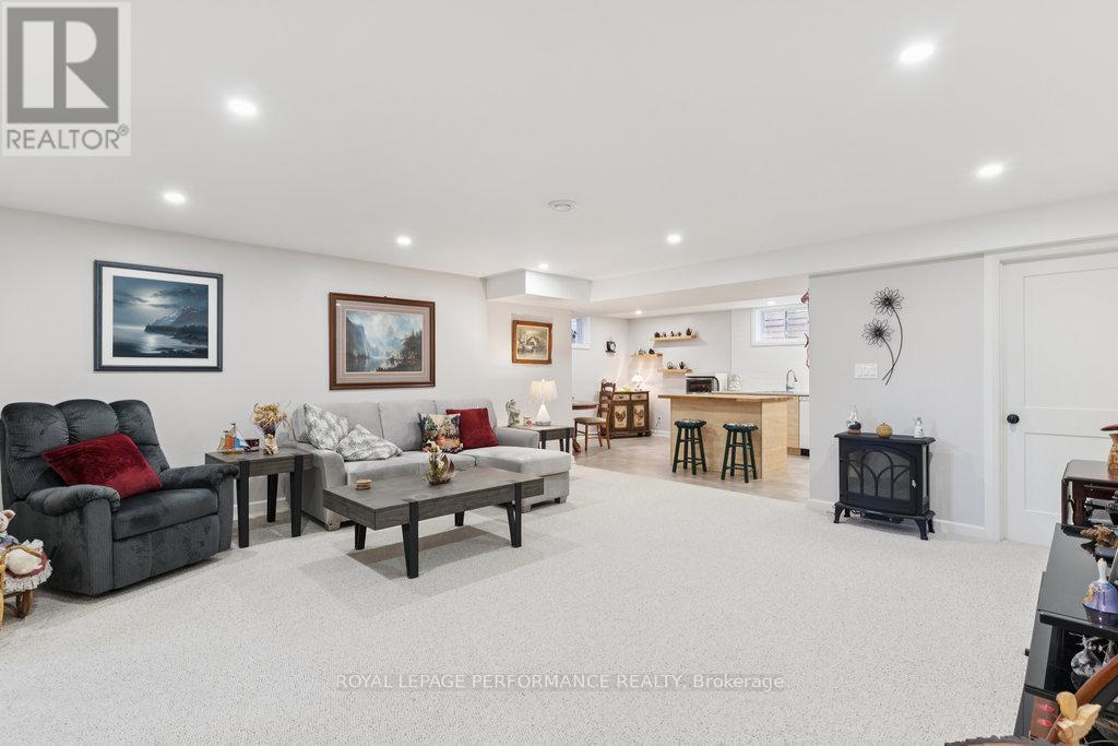 5 Melva Avenue, Ottawa, Ontario  K1T 3W9 - Photo 31 - X12492322