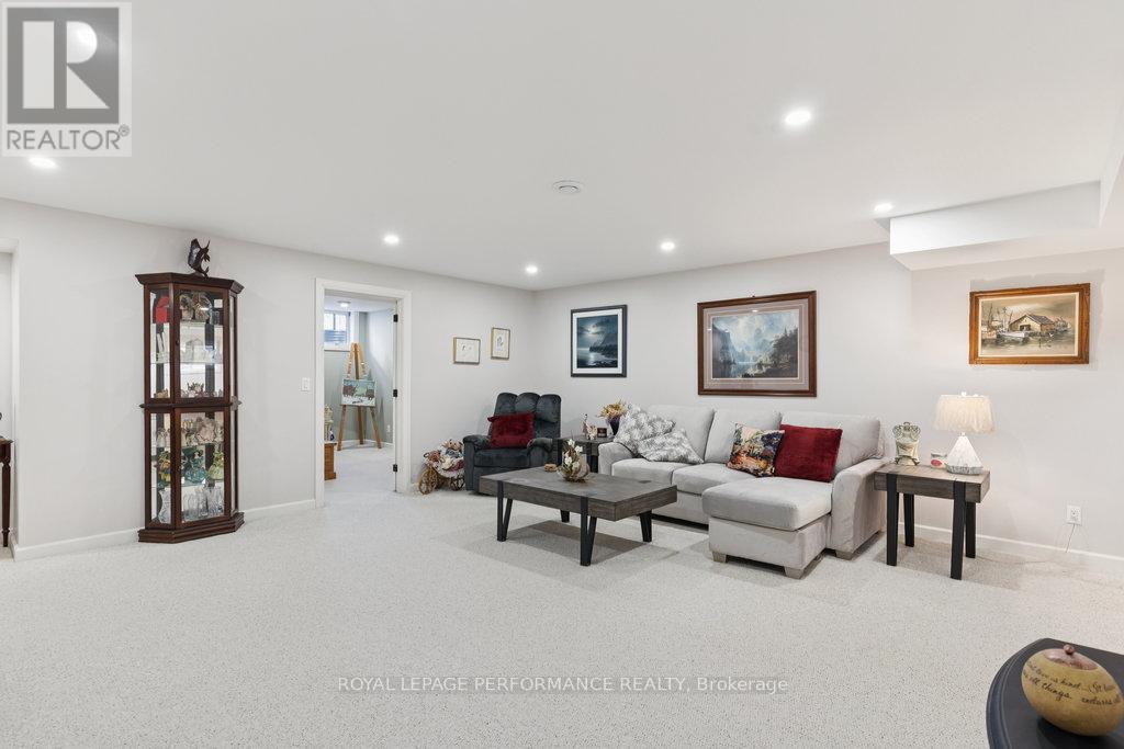 5 Melva Avenue, Ottawa, Ontario  K1T 3W9 - Photo 32 - X12492322