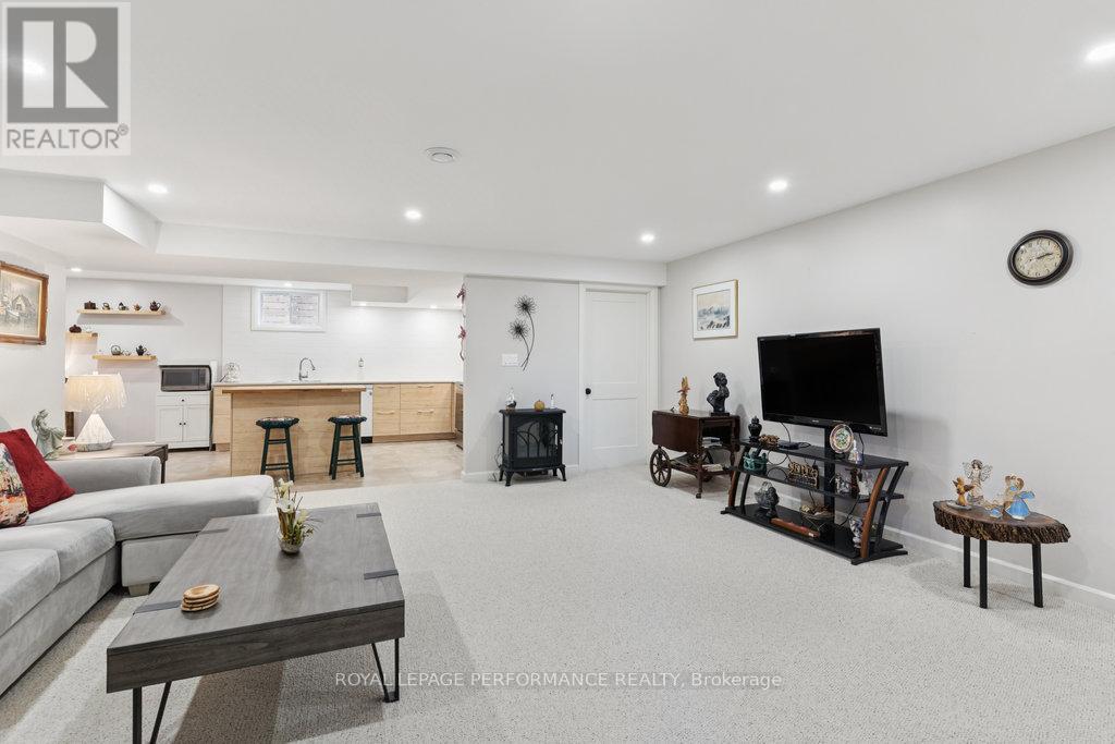 5 Melva Avenue, Ottawa, Ontario  K1T 3W9 - Photo 34 - X12492322