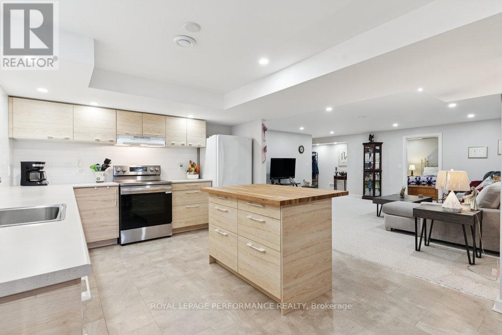 5 Melva Avenue, Ottawa, Ontario  K1T 3W9 - Photo 35 - X12492322