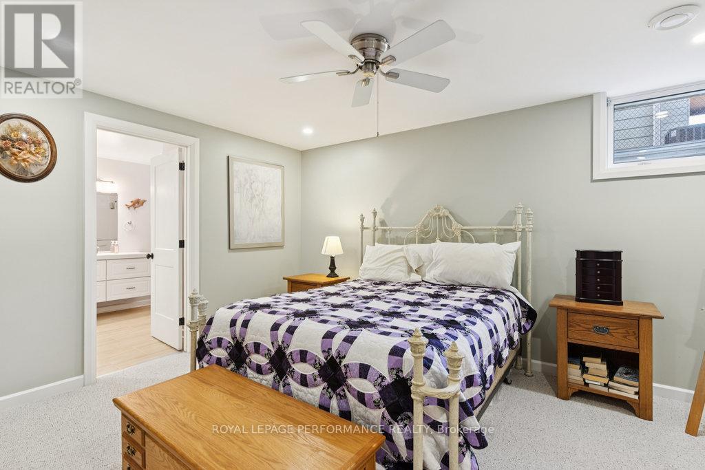 5 Melva Avenue, Ottawa, Ontario  K1T 3W9 - Photo 37 - X12492322