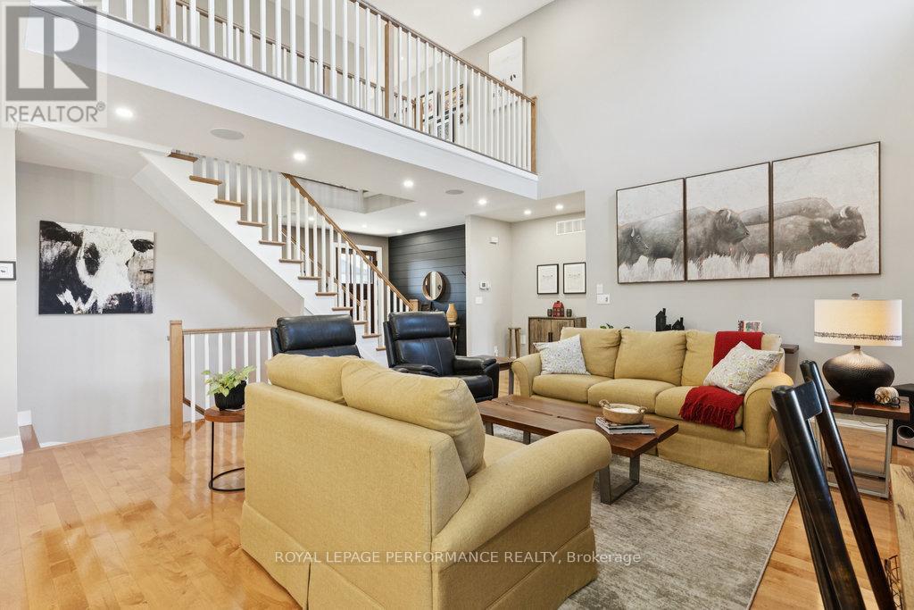 5 Melva Avenue, Ottawa, Ontario  K1T 3W9 - Photo 5 - X12492322