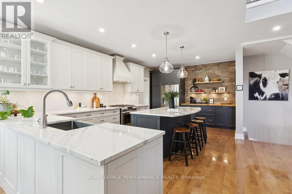 5 Melva Avenue, Ottawa, Ontario  K1T 3W9 - Photo 7 - X12492322