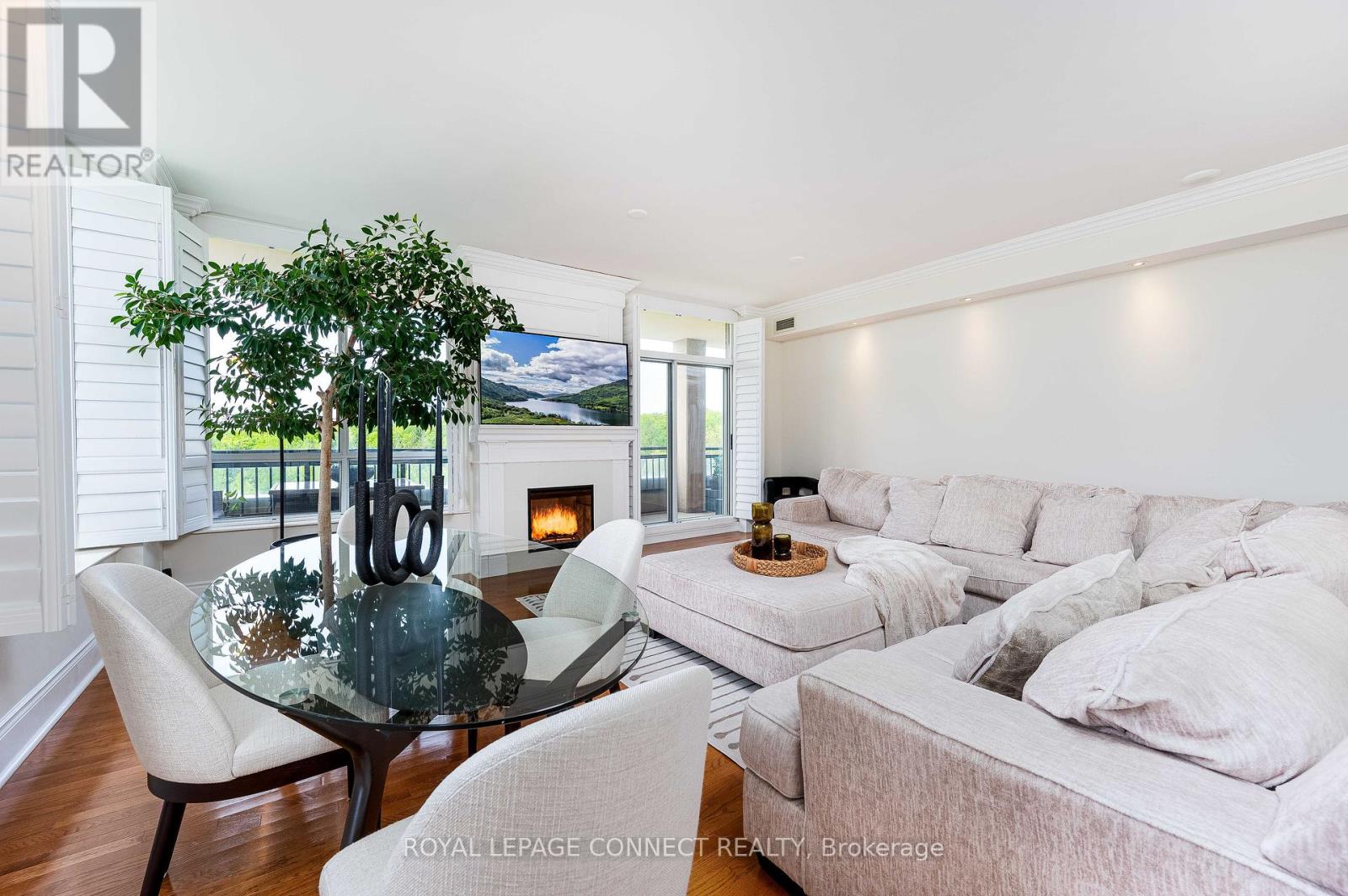 403 - 1101 Leslie Street, Toronto, Ontario  M3C 4G3 - Photo 2 - C12440504