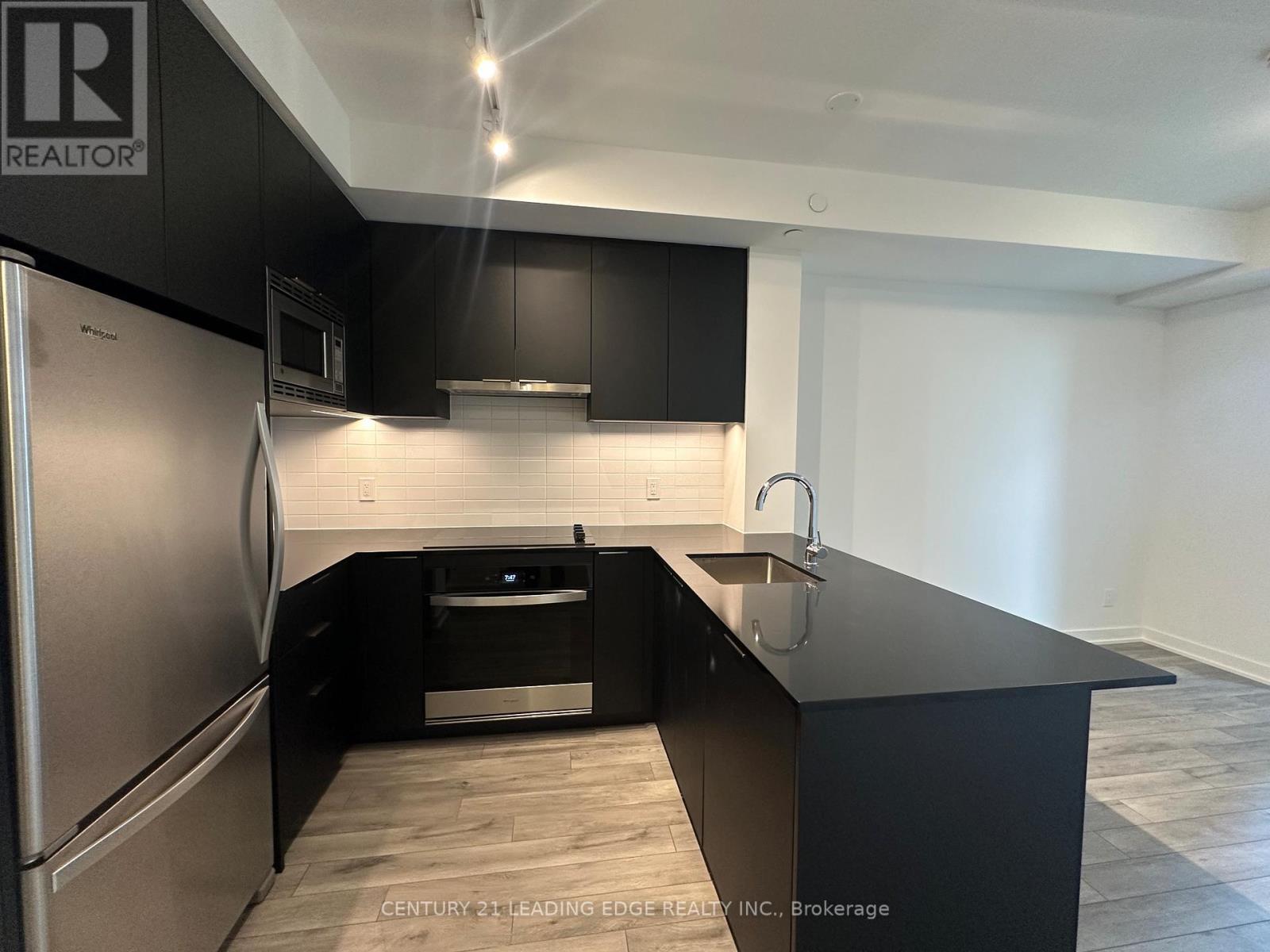 610 - 3071 Trafalgar Road, Oakville, Ontario  L6H 7E3 - Photo 6 - W12486662