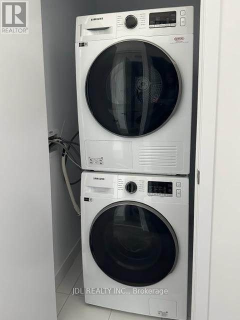 521 - 60 Honeycrisp Crescent, Vaughan, Ontario  L4K 0N5 - Photo 11 - N12491968