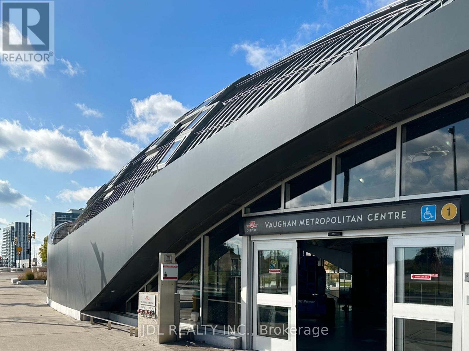 521 - 60 Honeycrisp Crescent, Vaughan, Ontario  L4K 0N5 - Photo 3 - N12491968