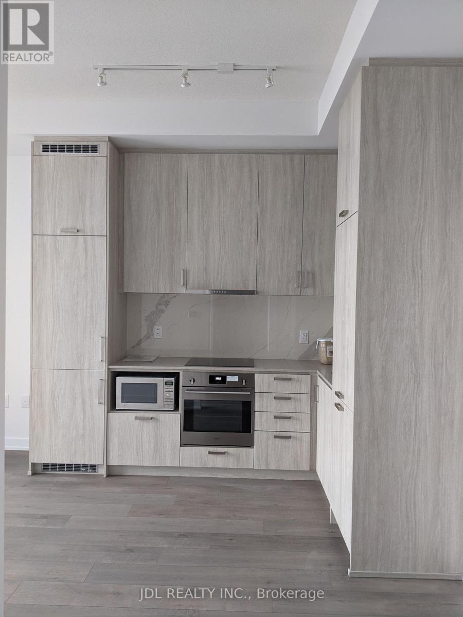 521 - 60 Honeycrisp Crescent, Vaughan, Ontario  L4K 0N5 - Photo 9 - N12491968