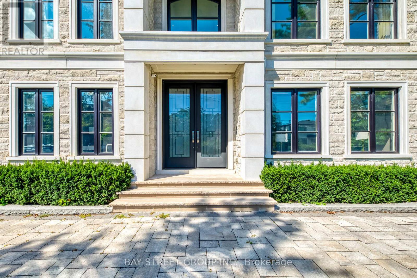 38 Kirk Drive, Markham, Ontario  L3T 3L1 - Photo 3 - N12492016