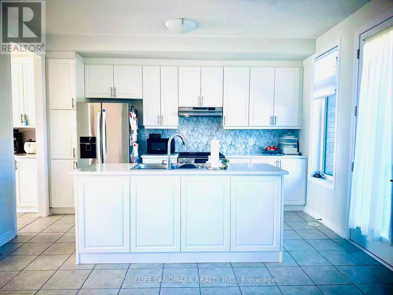 8 Robert Eaton Avenue, Markham, Ontario  L3S 0G3 - Photo 2 - N12492090