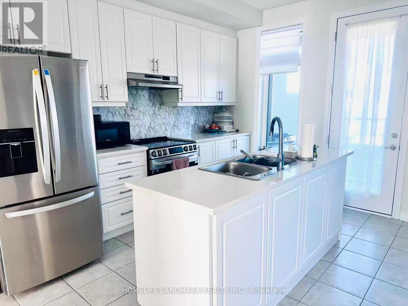 8 Robert Eaton Avenue, Markham, Ontario  L3S 0G3 - Photo 3 - N12492090