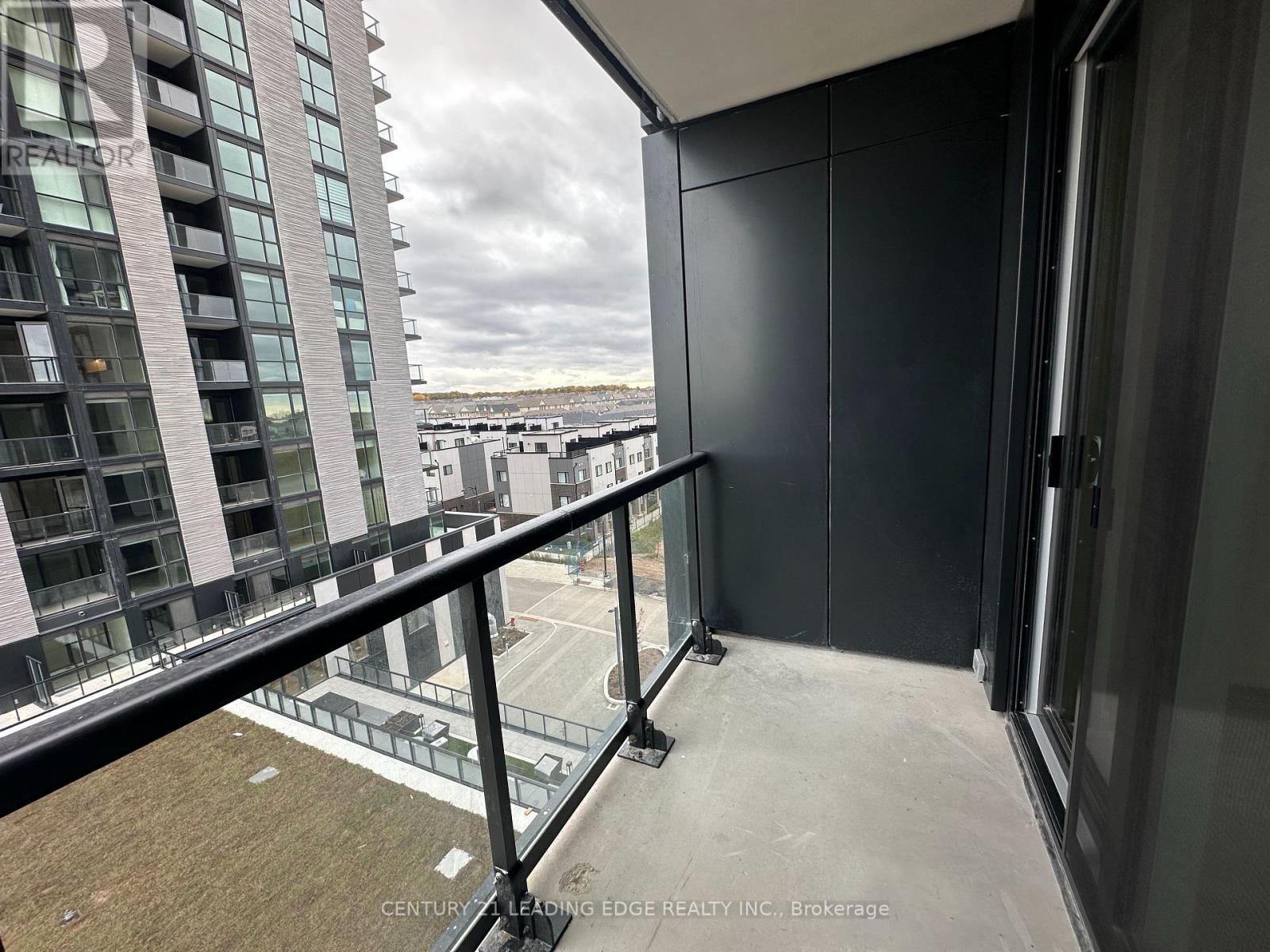 610 - 3071 Trafalgar Road, Oakville, Ontario  L6H 7E3 - Photo 13 - W12486662