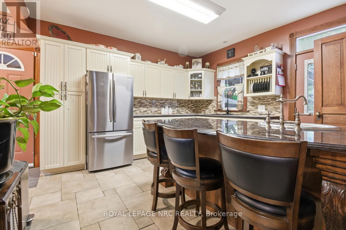 5981 Culp Street, Niagara Falls, Ontario  L2G 2B6 - Photo 12 - X12492140