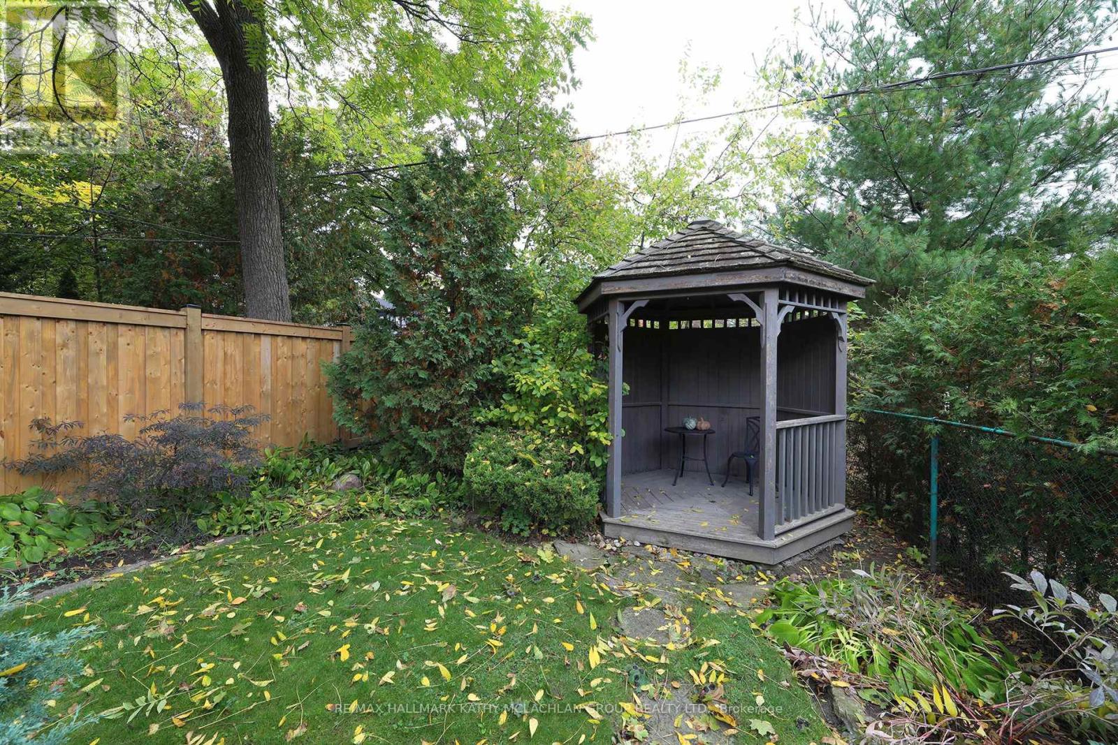 12 Cameron Crescent, Toronto, Ontario  M4G 1Z8 - Photo 30 - C12483312