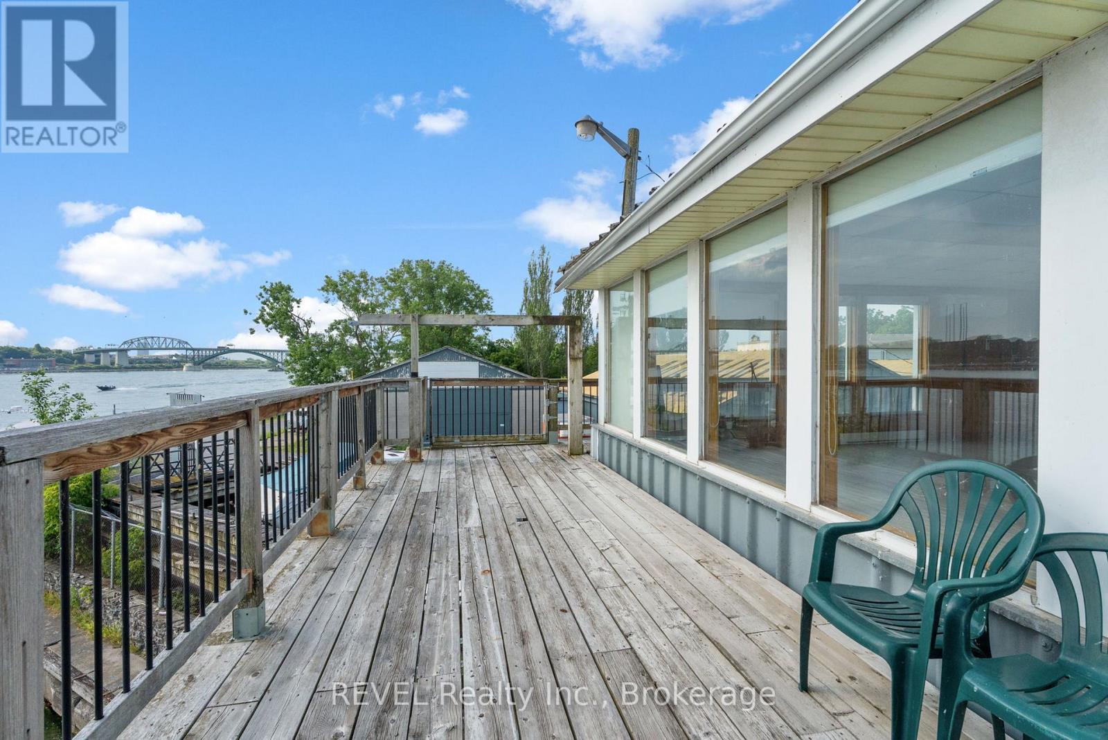 Unit 2 - 162 Niagara Boulevard, Fort Erie, Ontario  L2A 3G3 - Photo 3 - X12492208