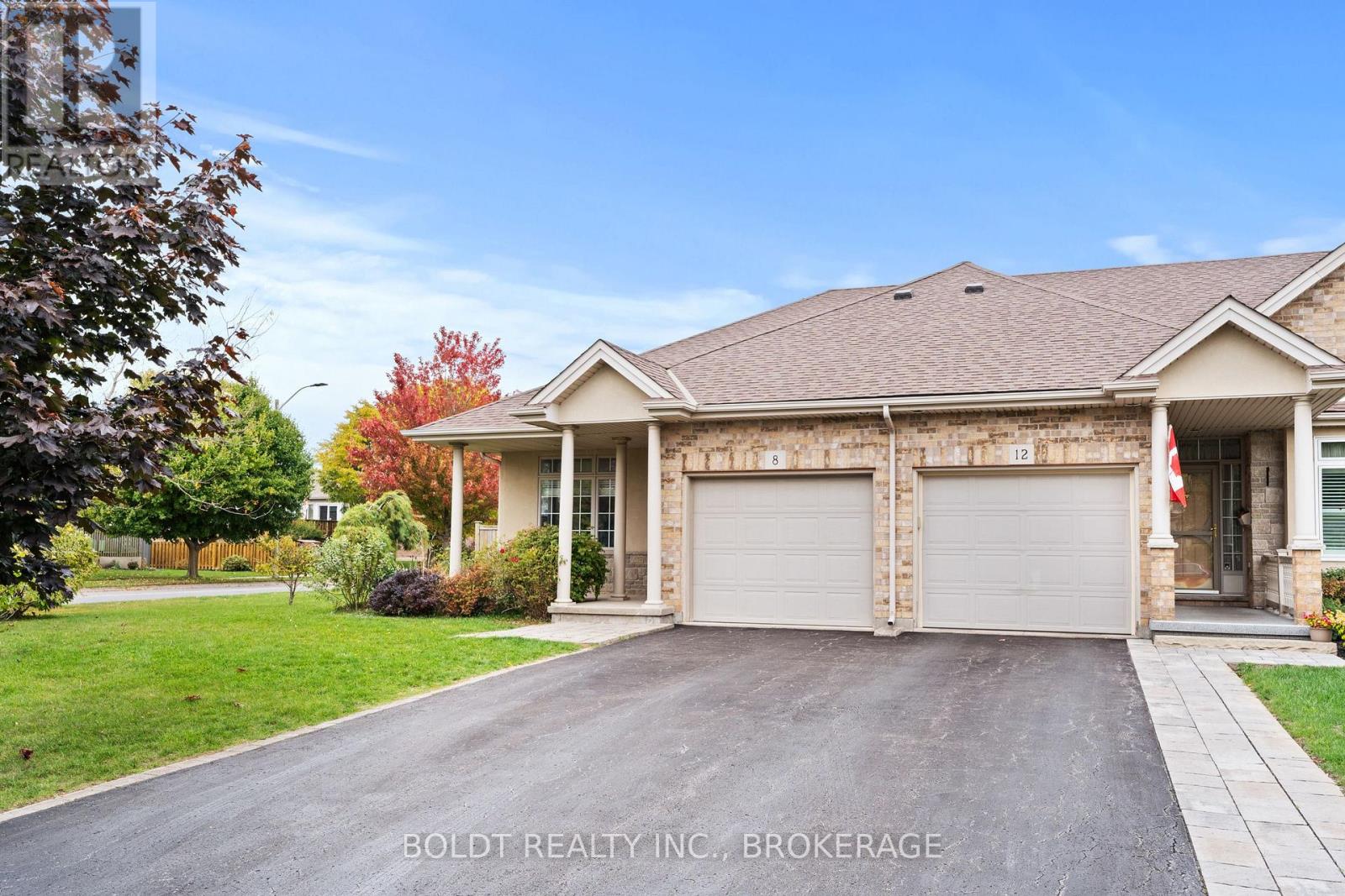 8 Willowlanding Court, Welland (N. Welland), Ontario  L3C 7L7 - Photo 2 - X12492214