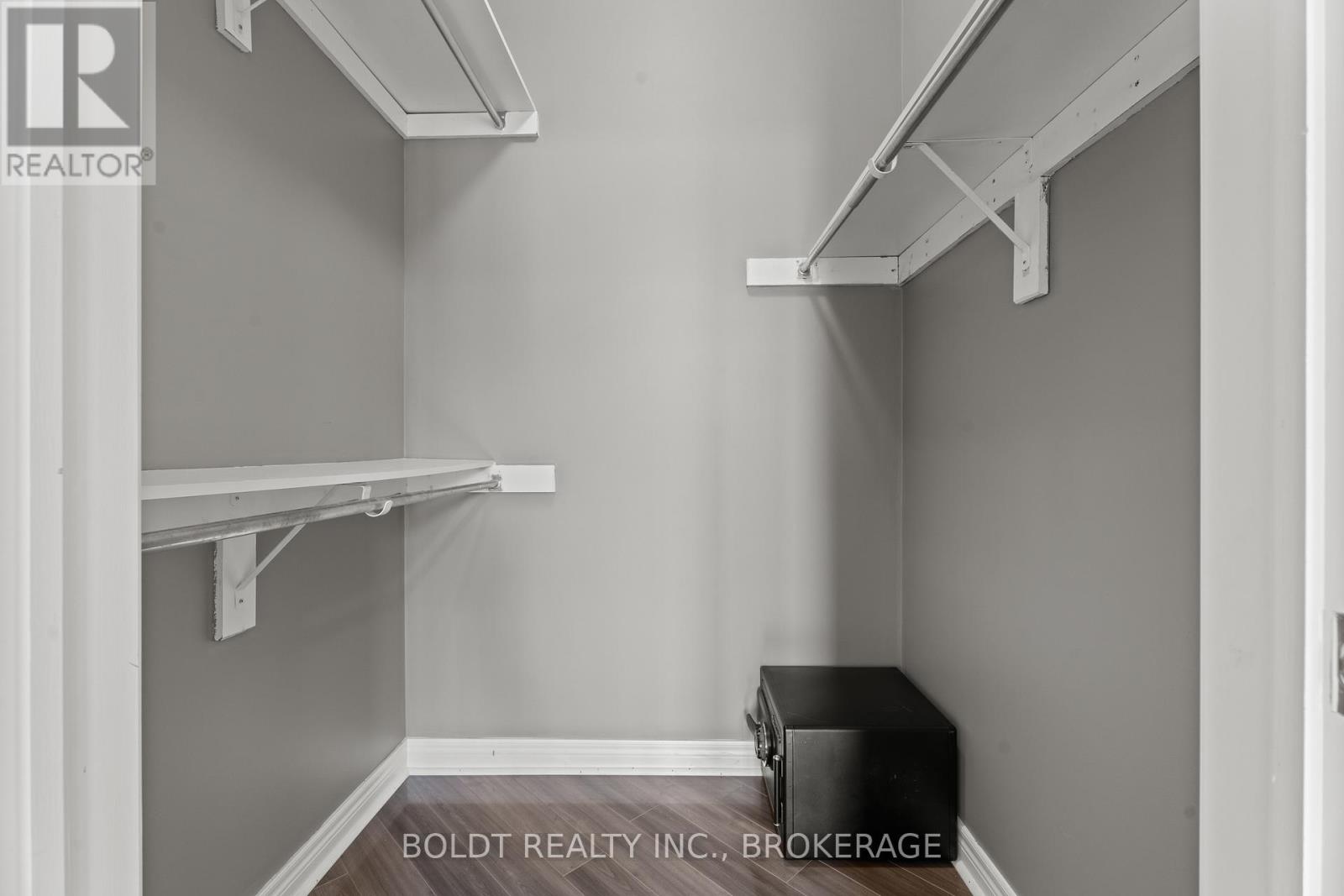 8 Willowlanding Court, Welland (N. Welland), Ontario  L3C 7L7 - Photo 20 - X12492214