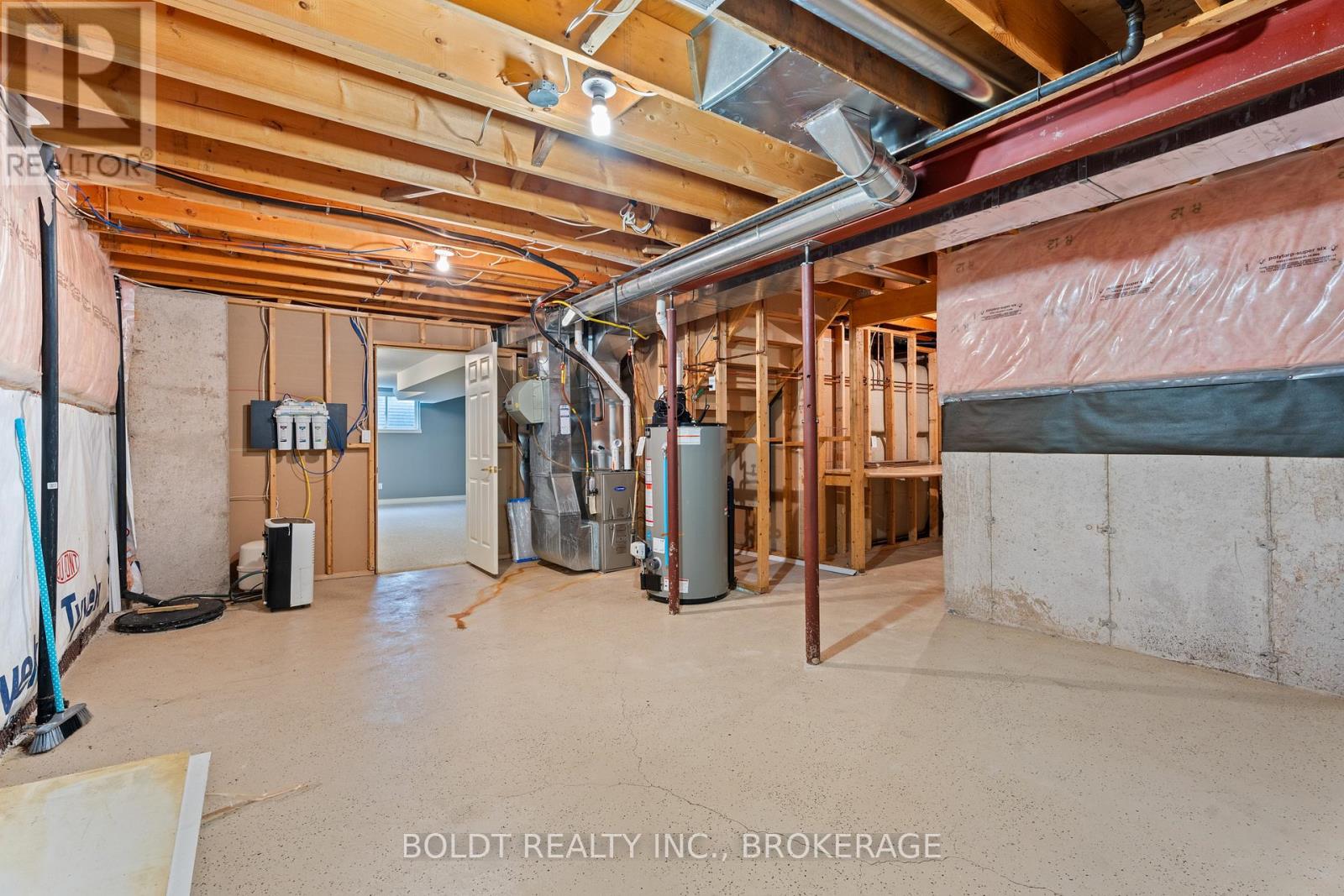 8 Willowlanding Court, Welland (N. Welland), Ontario  L3C 7L7 - Photo 28 - X12492214