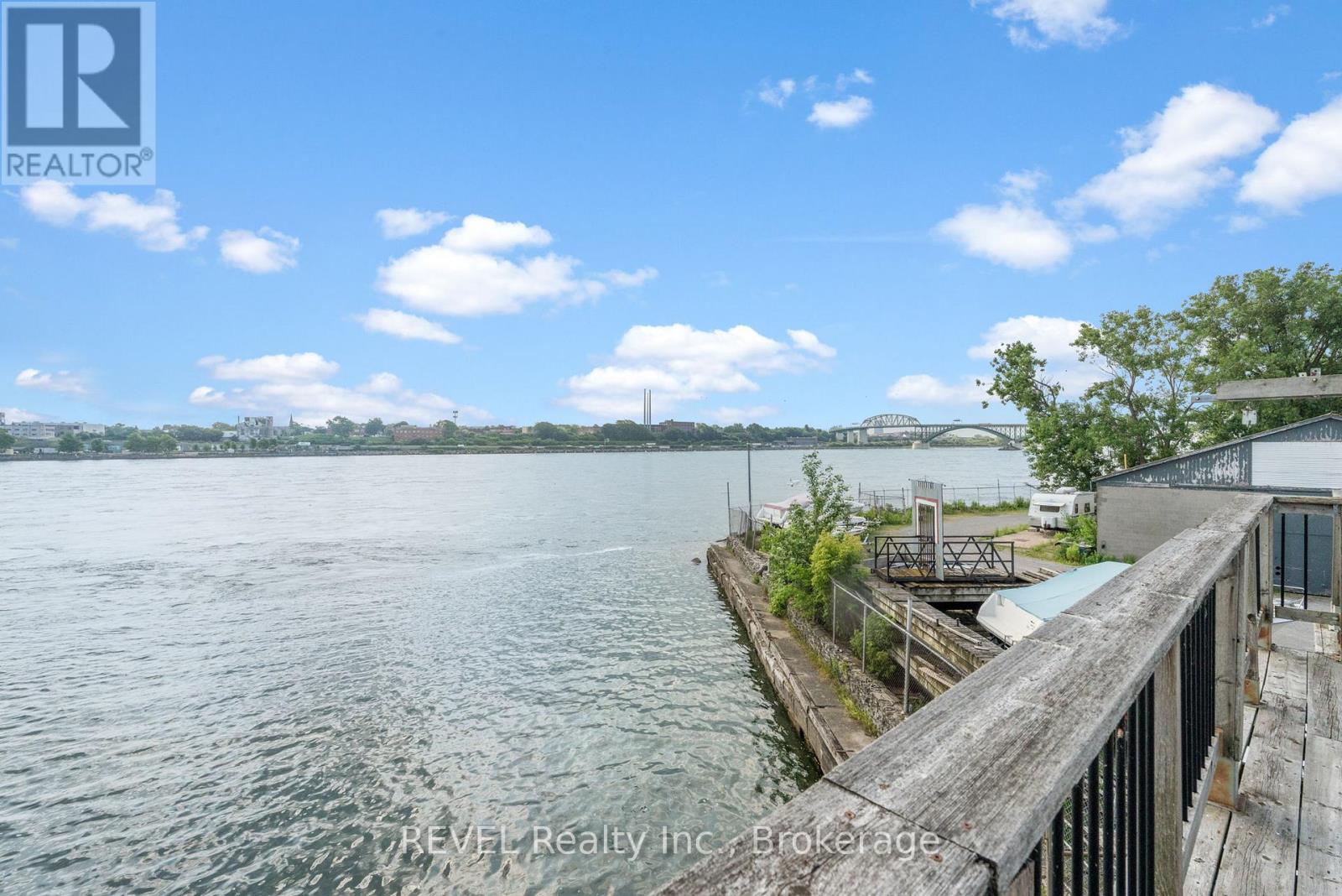 162 Niagara Boulevard, Fort Erie (Central), Ontario  L2A 3G3 - Photo 12 - X12492218