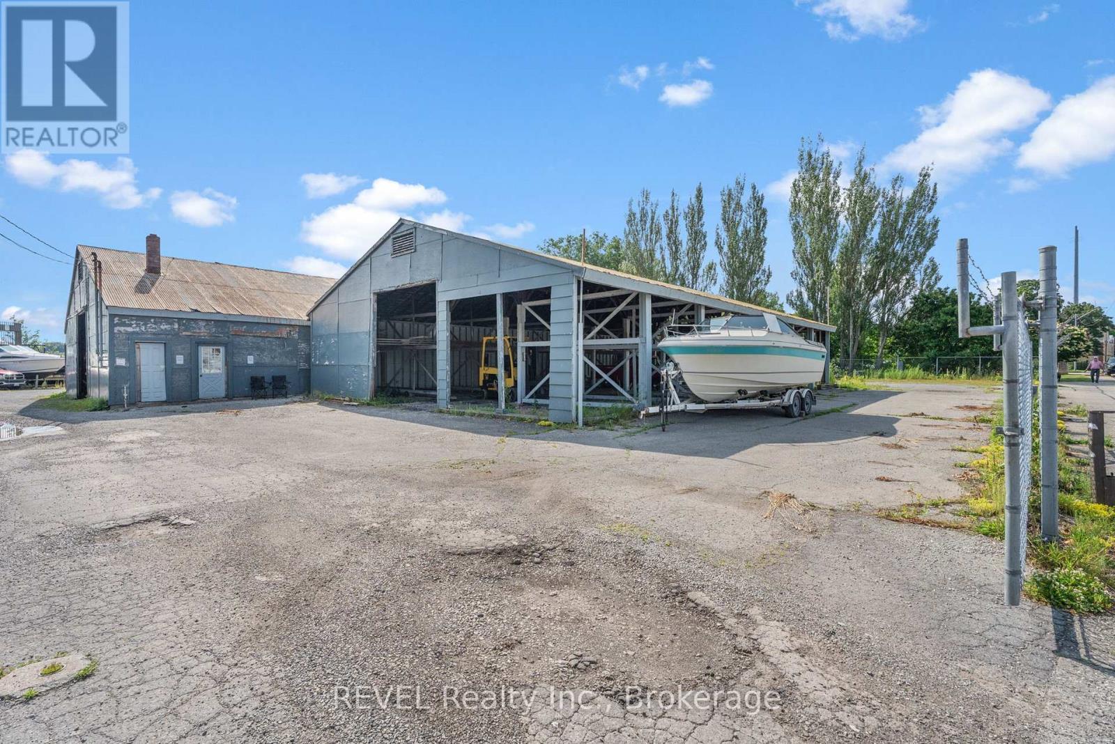 162 Niagara Boulevard, Fort Erie (Central), Ontario  L2A 3G3 - Photo 14 - X12492218