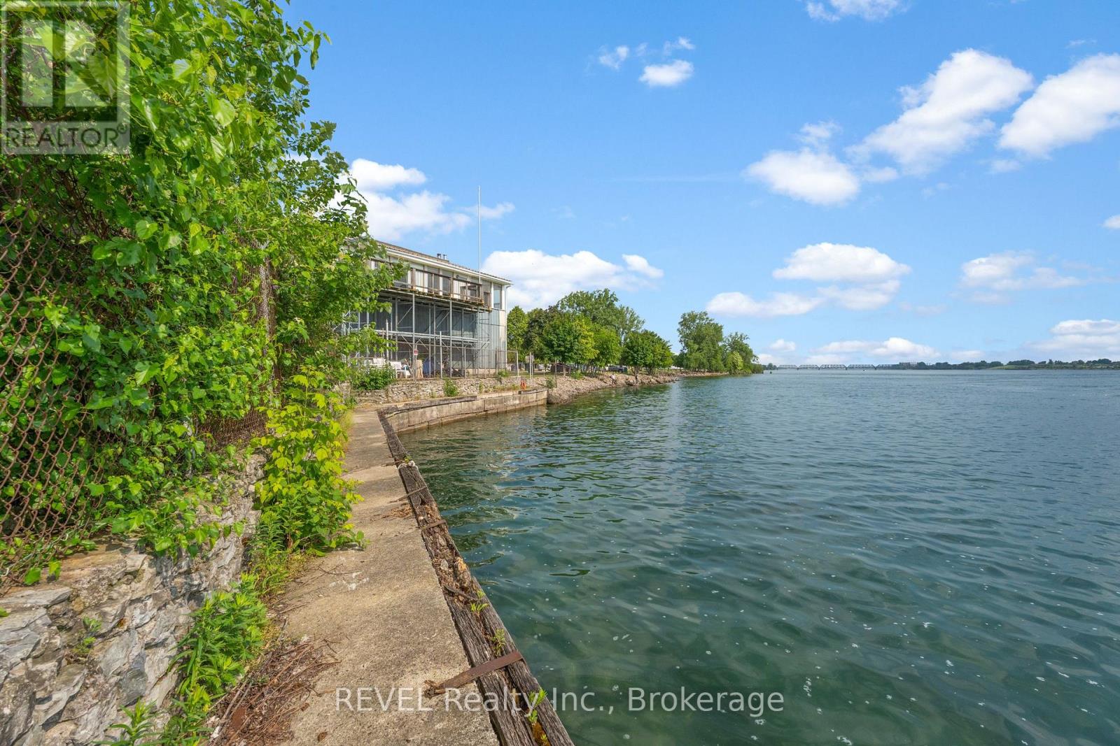 162 Niagara Boulevard, Fort Erie (Central), Ontario  L2A 3G3 - Photo 21 - X12492218