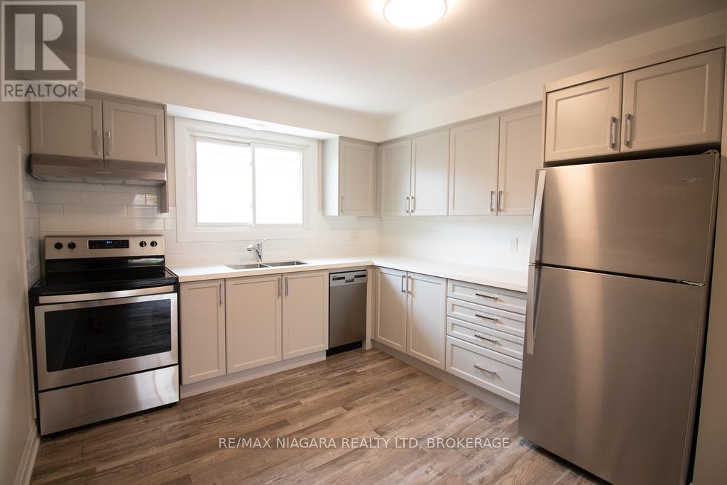 Main - 510 Queen Victoria Drive, Hamilton (Quinndale), Ontario  L8W 1G9 - Photo 11 - X12492276