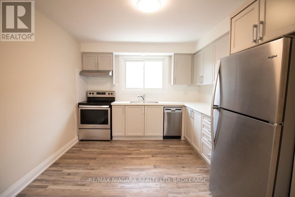 Main - 510 Queen Victoria Drive, Hamilton (Quinndale), Ontario  L8W 1G9 - Photo 12 - X12492276