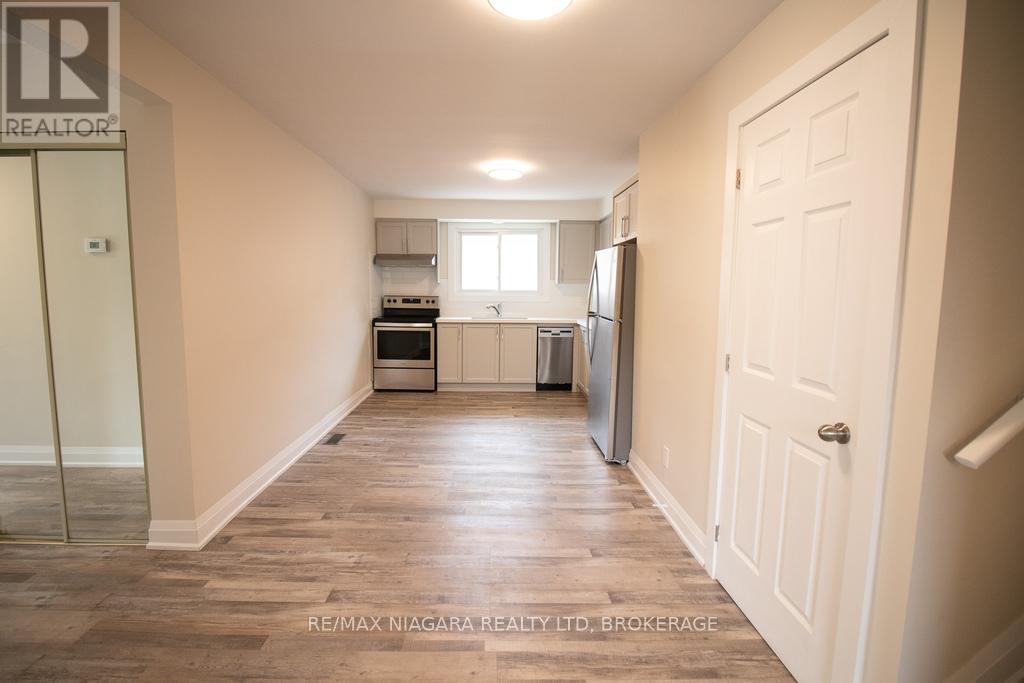 Main - 510 Queen Victoria Drive, Hamilton (Quinndale), Ontario  L8W 1G9 - Photo 9 - X12492276