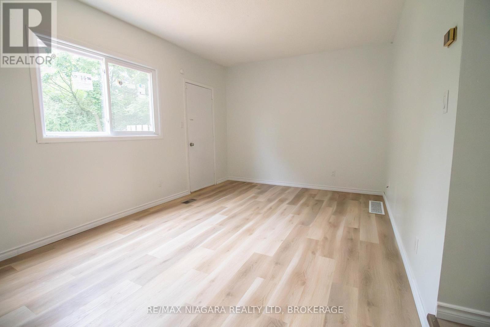 225 - 195 Denistoun Street, Welland, Ontario  L3C 6J6 - Photo 10 - X12492278